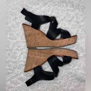 Black wedges